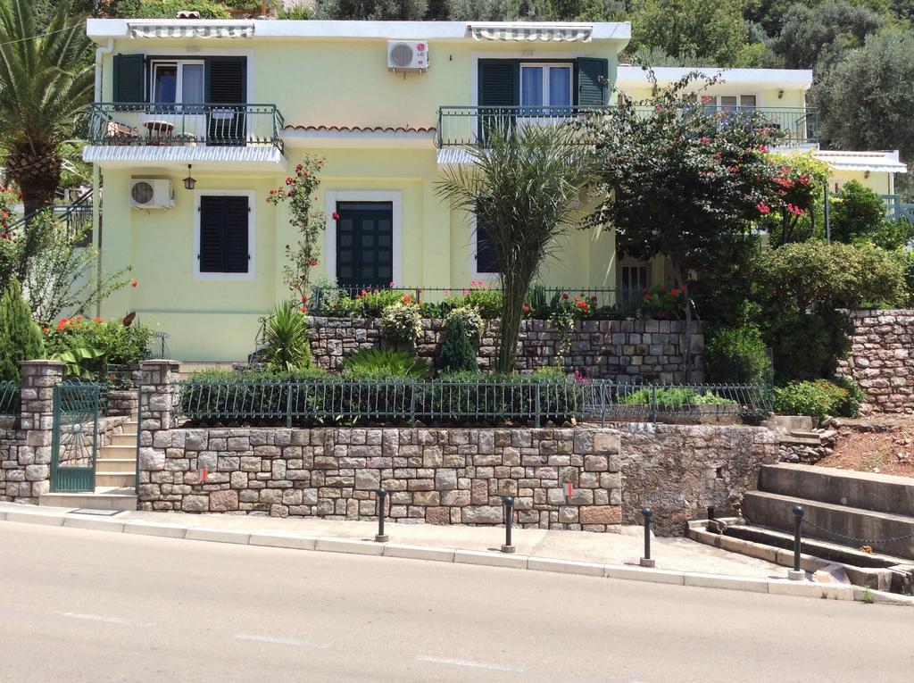 Apartments Simo Petrovac Pokoj fotografie