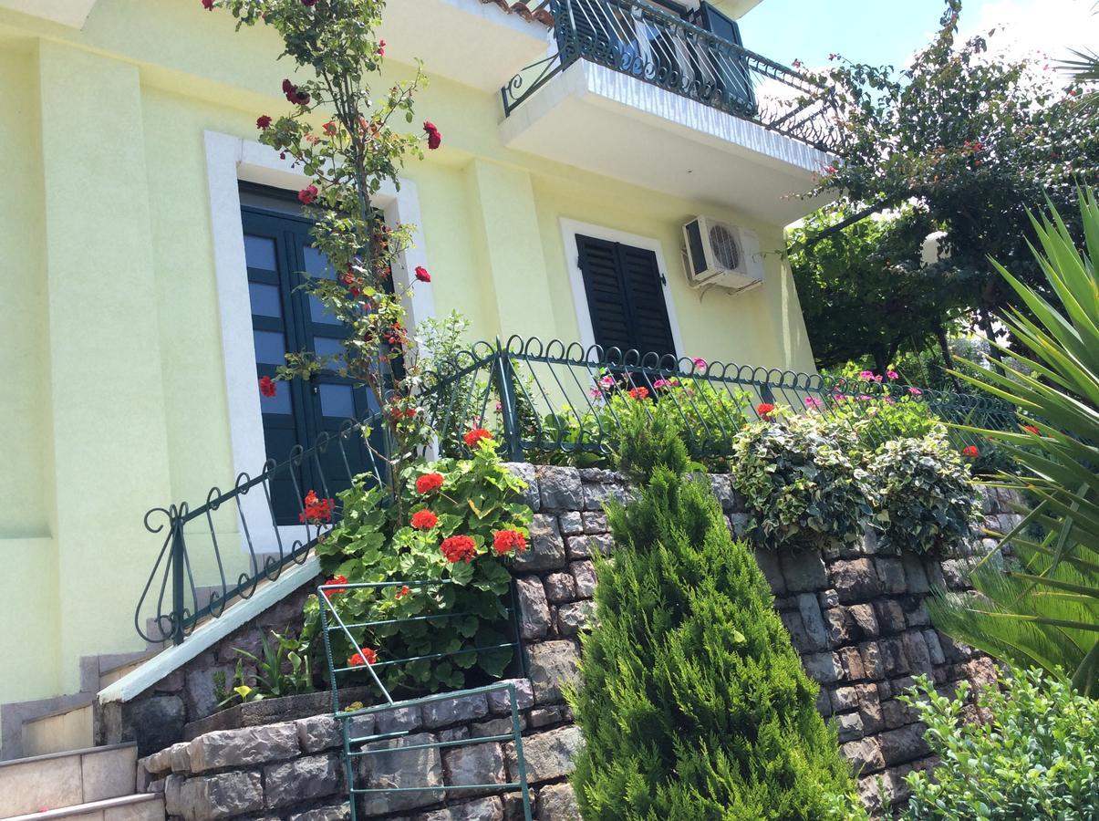 Apartments Simo Petrovac Exteriér fotografie